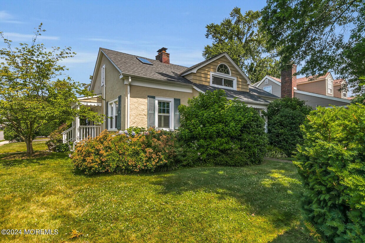 Primary Photo - 17 Walnut Pl