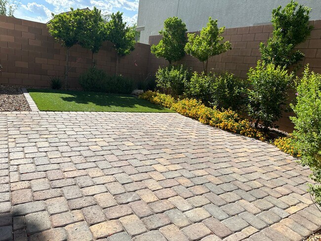 Foto del edificio - Great Southwest Mountains Edge 2 story home