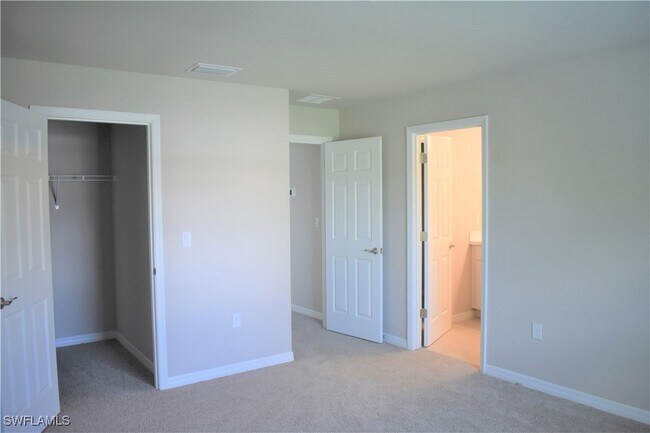 Foto del edificio - 15469 Wildflower Cir