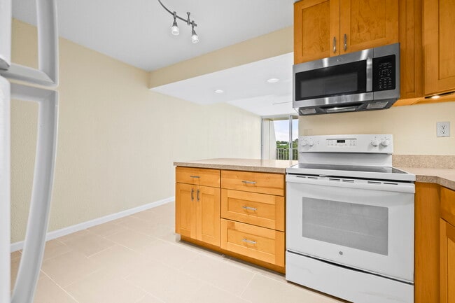 Foto del edificio - 95-2057-2057 Waikalani Pl