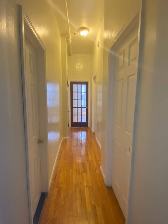 Building Photo - 914 Lafayette Ave