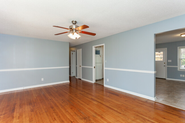 Building Photo - 3405 Melrose Dr