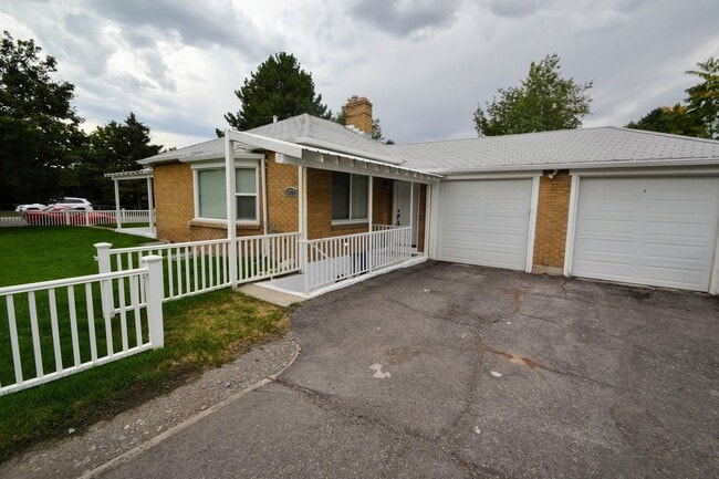 Photo - 1761 Edward Ave Apartment