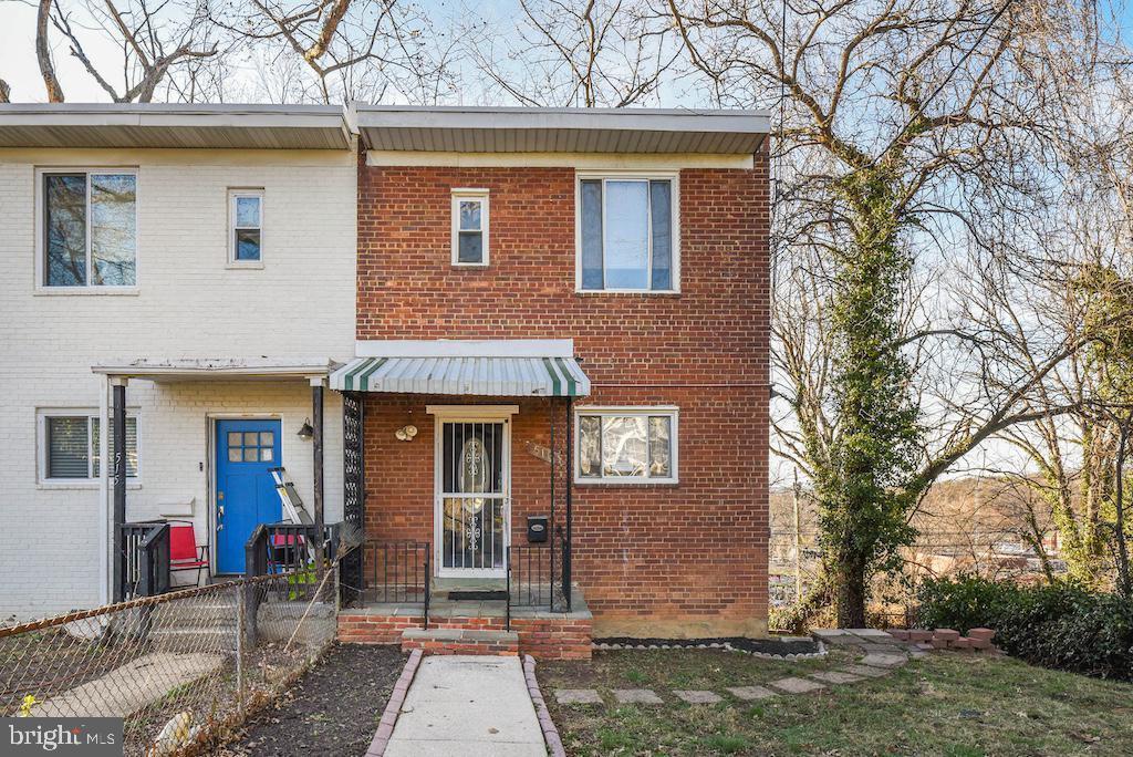 Building Photo - 513 Hilltop Terrace SE