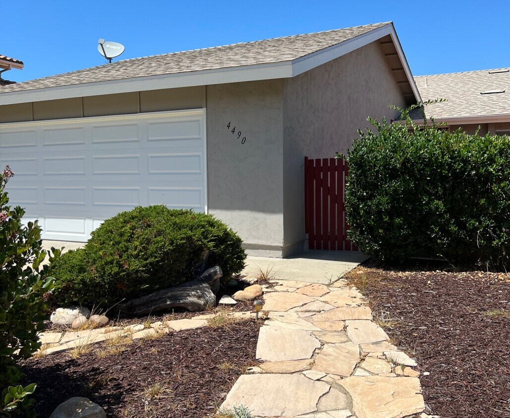 Foto principal - 4490 Cather Ave