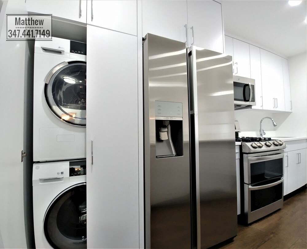 Kitchen - 157 E 57th St