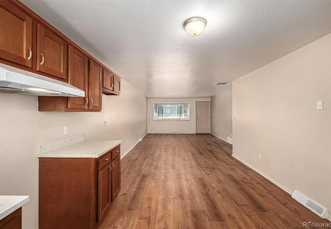 Foto del edificio - 1601 Nome St