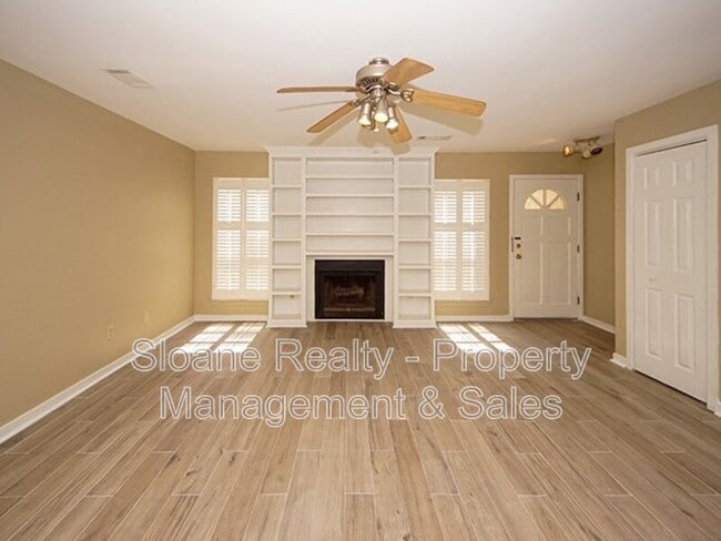Building Photo - 352 Sandpiper Dr
