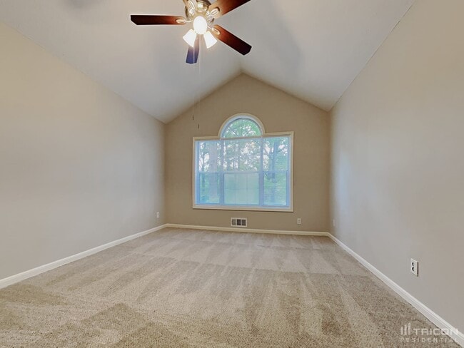 Building Photo - 235 Princeton Way