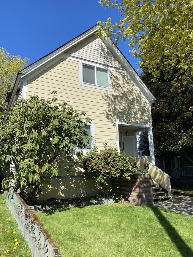 2526 Wetmore Ave Unit 03, Everett, WA 98201 Room for Rent in Everett