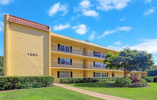 Foto del edificio - 1085 Forest Lakes Dr