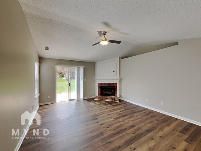 Foto del edificio - 7535 Henderson Park Rd