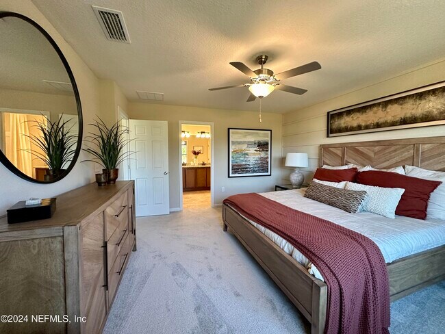 Foto del edificio - 12398 Gillespie Ave
