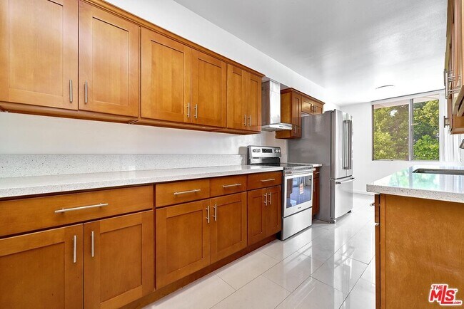 Foto del edificio - 9221 Charleville Blvd