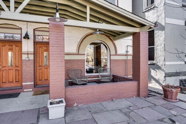 Foto del edificio - 2562 W River Dr