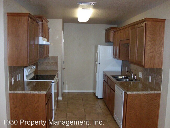 Building Photo - 5800 Aquarus Dr