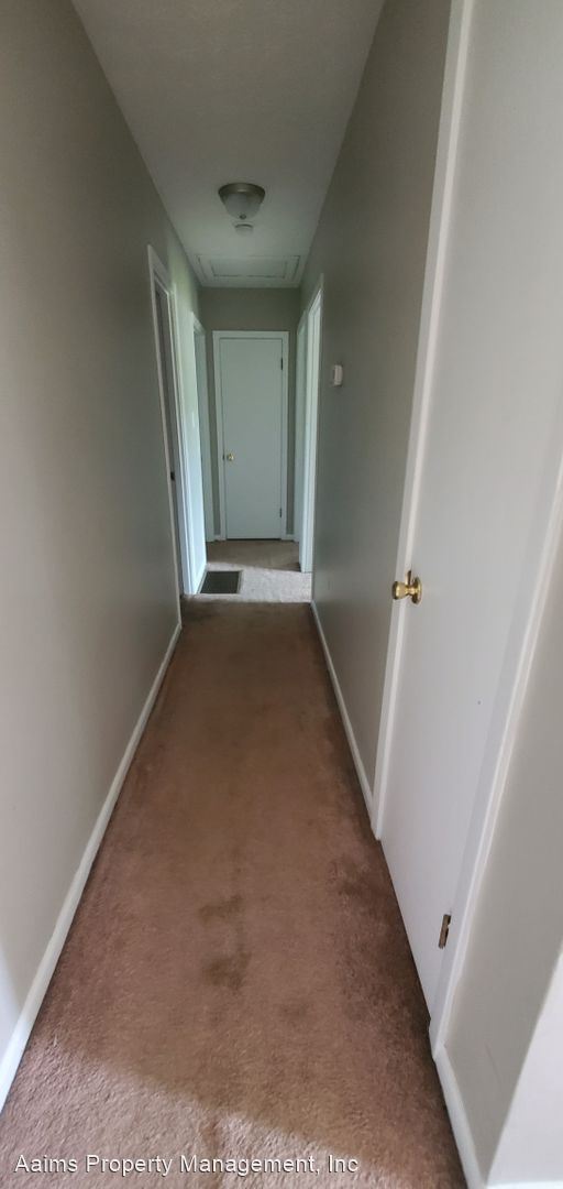 Foto del edificio - 3 br, 1 bath House - 5844 Columbine Road