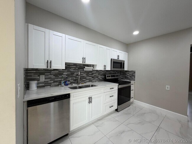 Foto del edificio - 1408 SE 3rd Terrace