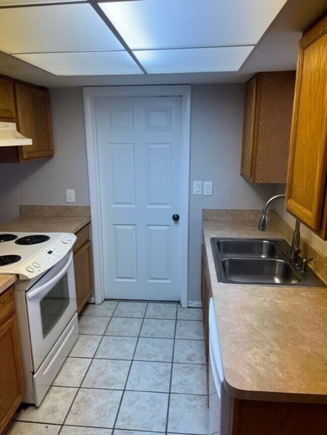 Foto del edificio - Cute Single Family Home For Lease in South...
