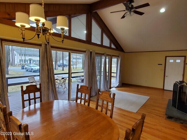 Building Photo - 367 Northern Pines Rd