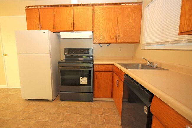 Building Photo - 56 Adele Ave
