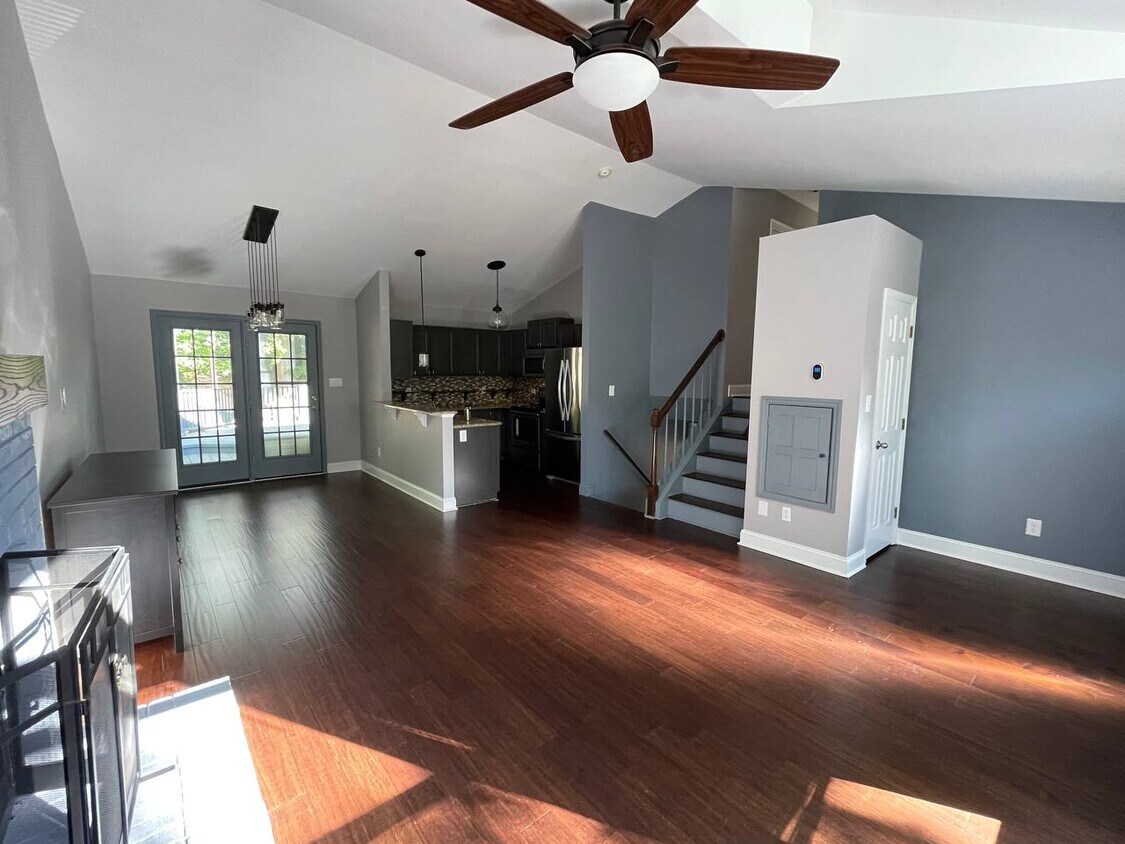 Living room - 838 Madison Ave