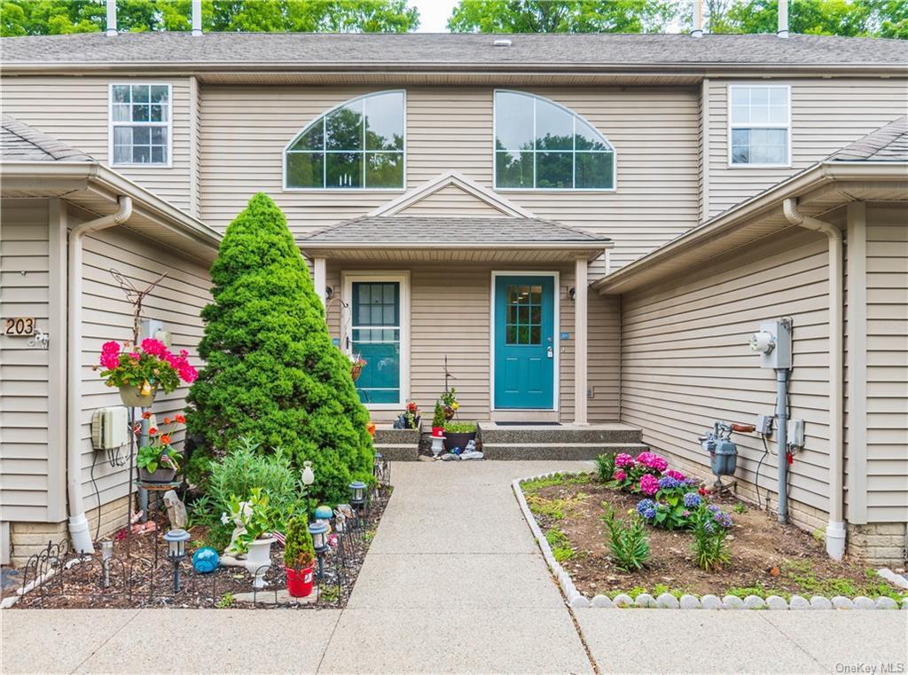 205 Crestwood Ct, Fishkill, NY 12524 Condo for Rent in Fishkill, NY