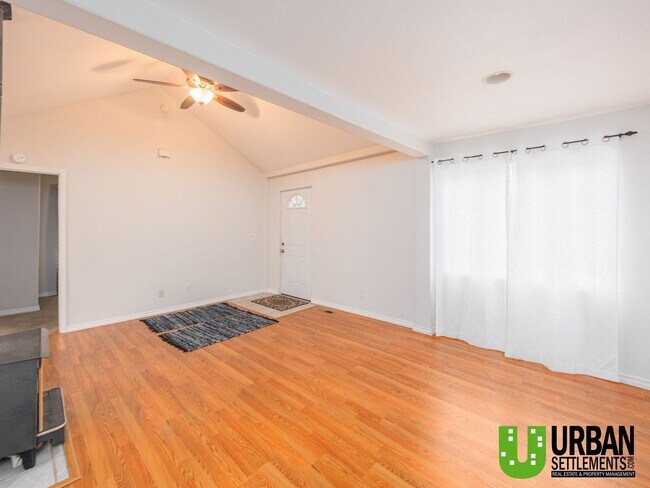 Foto del edificio - Midtown Coeur d’Alene Gem – Vaulted Ceilings, Large Yard & Prime Location!