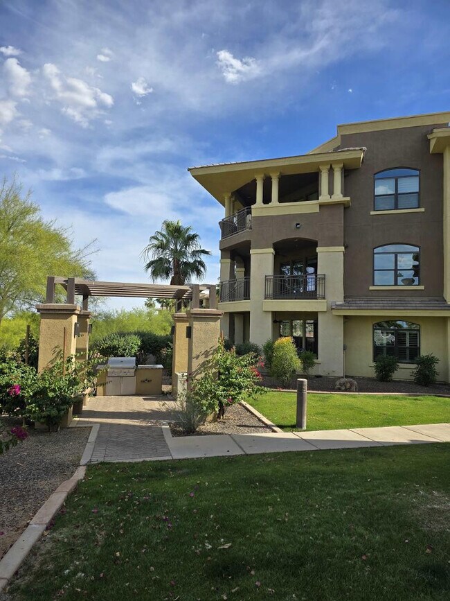 Foto del edificio - 7601 E Indian Bend Rd