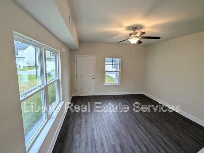 Foto del edificio - 732 Mill Creek Cir