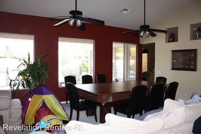 Foto del edificio - 2460 E Indian Wells Pl