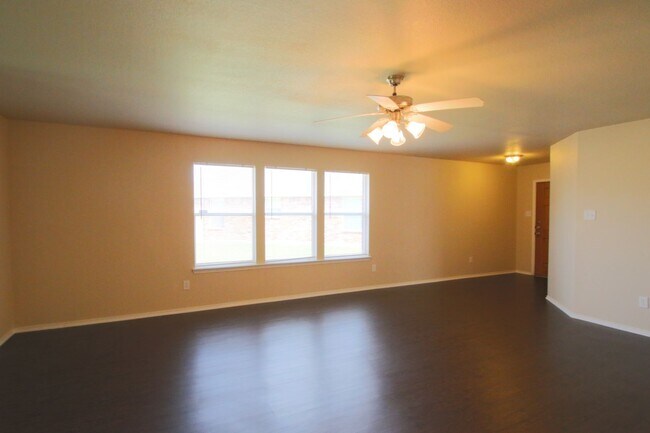 Foto del edificio - Coming Soon in Haslet | 3BR/2BA with 2-Car Garage, Private Yard & Easy Access to 287 & I-35