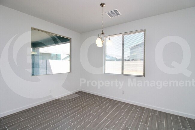 Building Photo - 11256 E Ulysses Ave