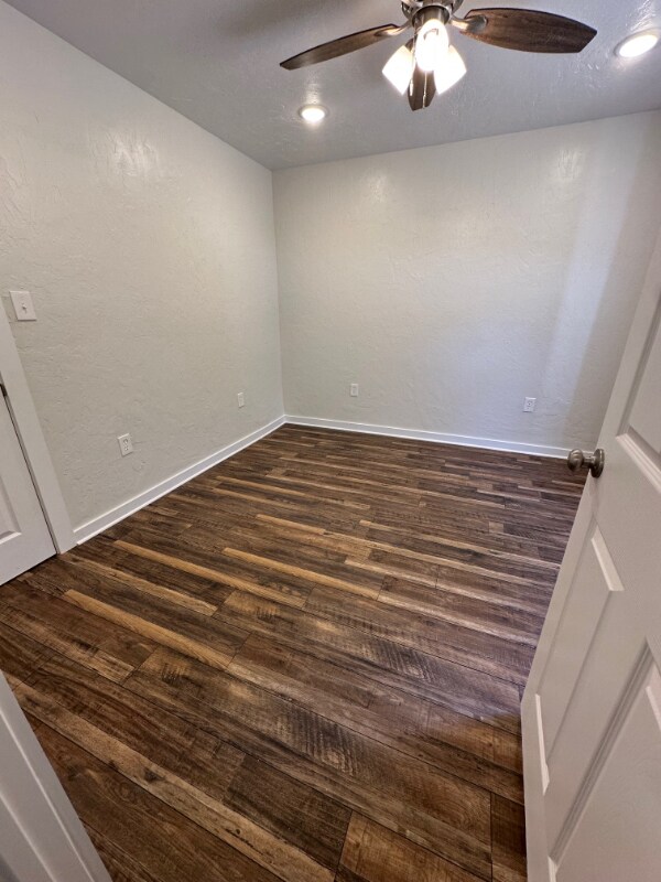 Foto del edificio - 543 Lamb Rd