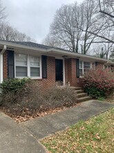 Building Photo - 100 Lakeshore Dr