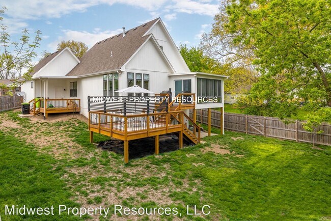 Foto del edificio - 3 br, 2.5 bath House - 7 SE 7th St