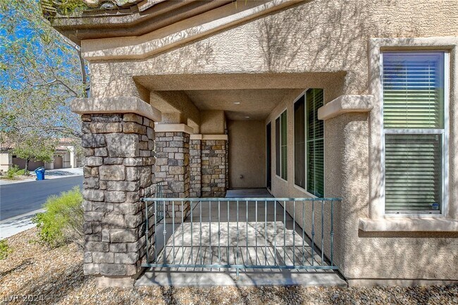 Building Photo - 8547 Cambrils Ave