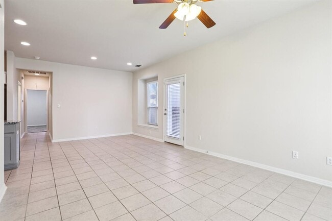 Foto del edificio - 174 Friendship Oak Dr