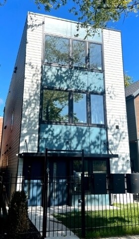 Building Photo - 6455 S St Lawrence Ave