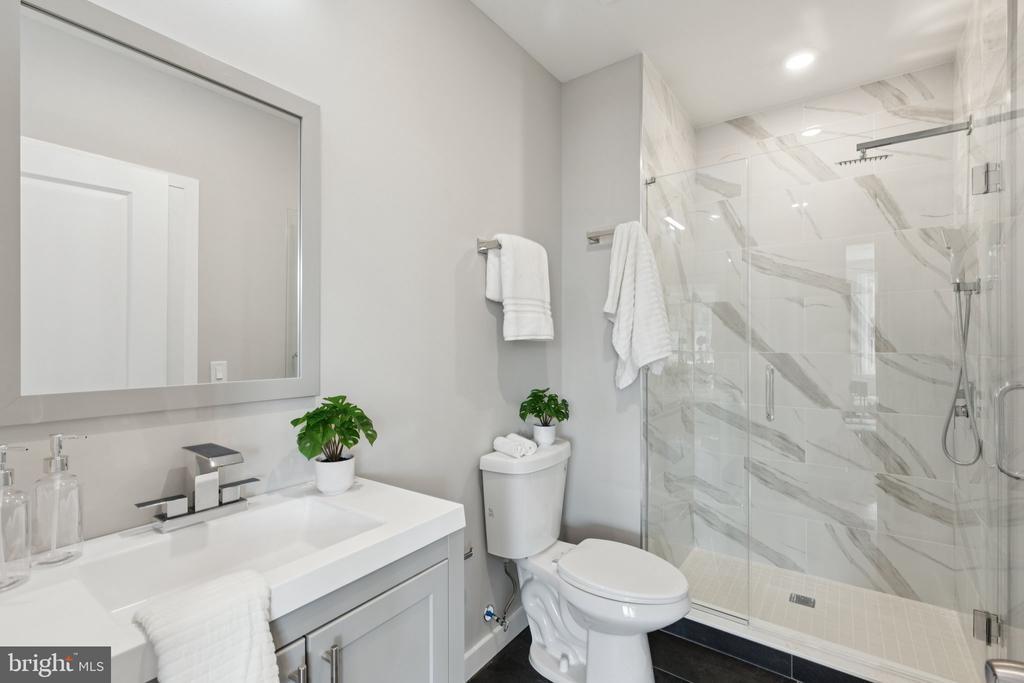 Foto principal - 100 Forrest Ave