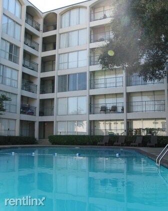 Building Photo - 5225 Fleetwood Oaks Ave