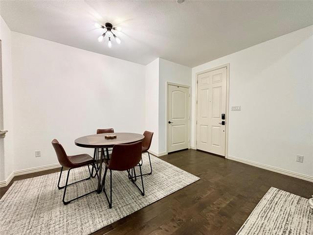 Foto del edificio - 4305 Pecan Knoll Dr