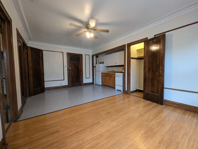 Building Photo - 5481 S Cornell Ave