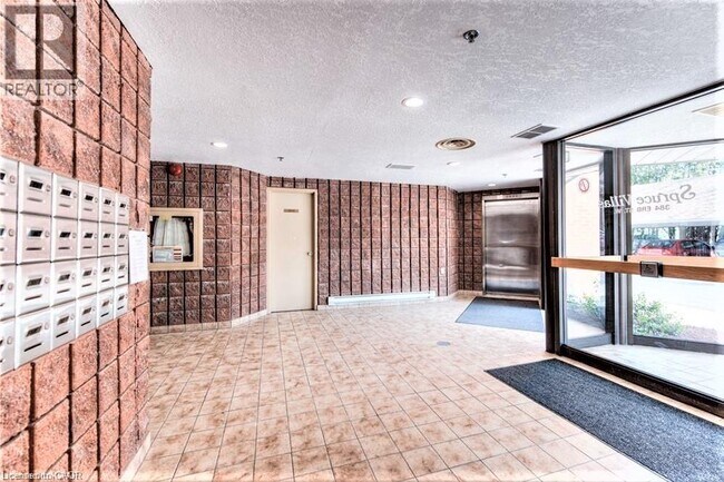 Building Photo - 306 Erb St. W