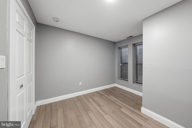 Foto del edificio - 313 F St NE