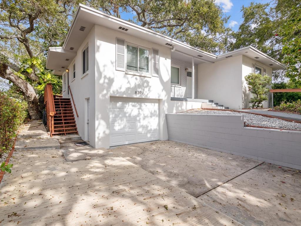 Foto principal - 8399 42nd Ave N