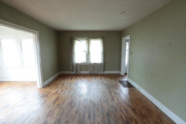 Building Photo - 1619 2nd St