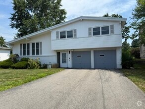 Building Photo - 55 Esty Farm Rd