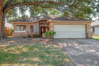 Building Photo - 15839 Meadow Village Dr