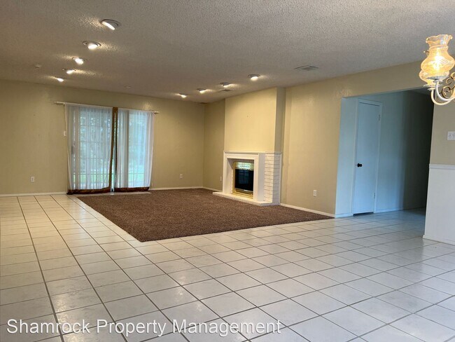 Building Photo - 3 br, 3 bath House - 3700 Greenleaf Dr